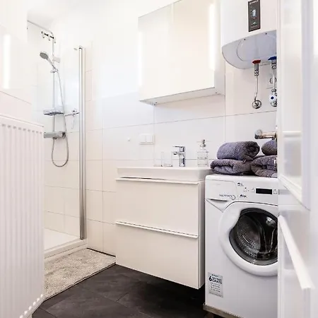 Tom's Seeblick Domizil * Unternarrach